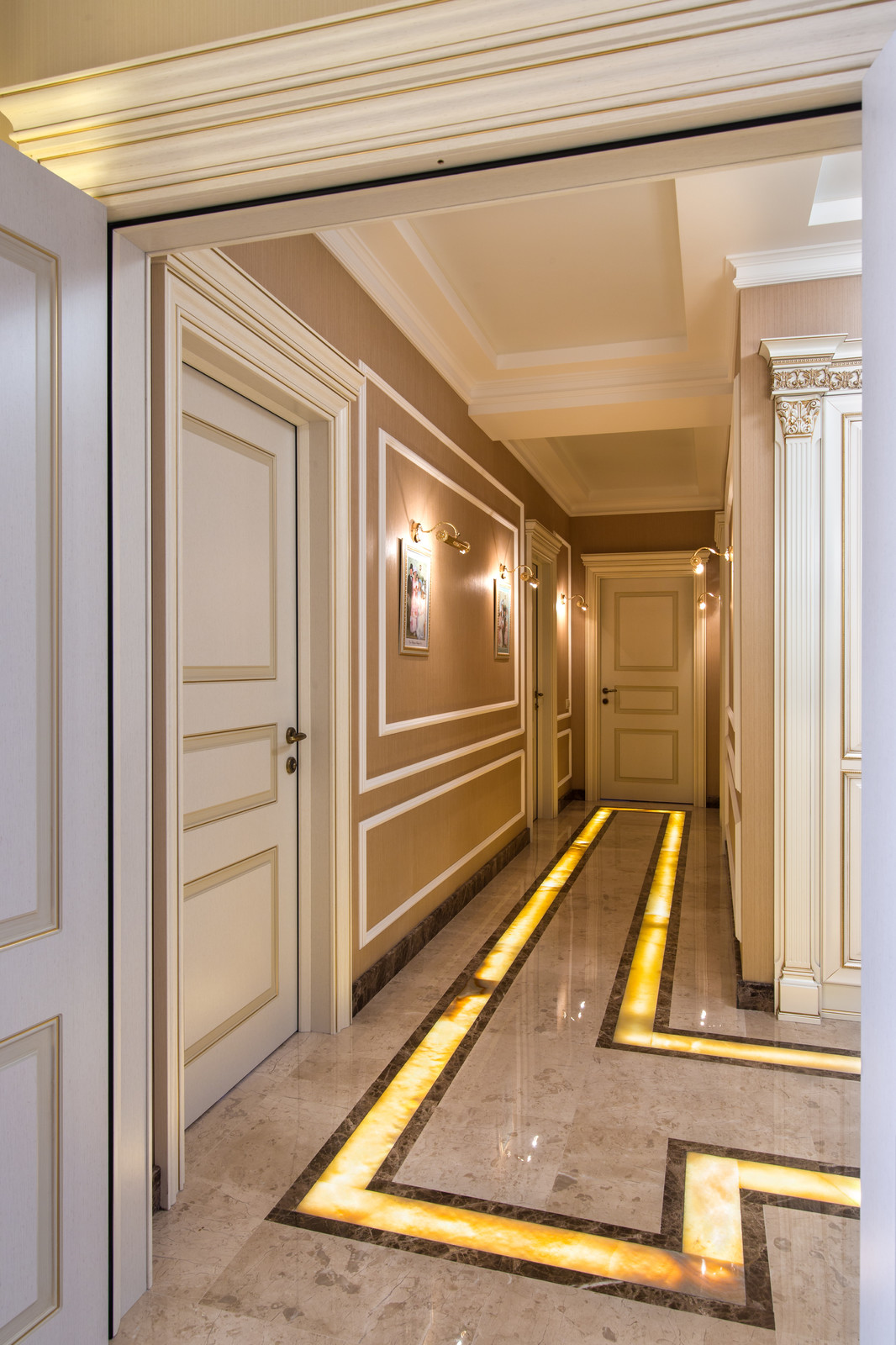 ЗАСТЫВШЕЕ СВЕЧЕНИЕ КЛАССИКИ