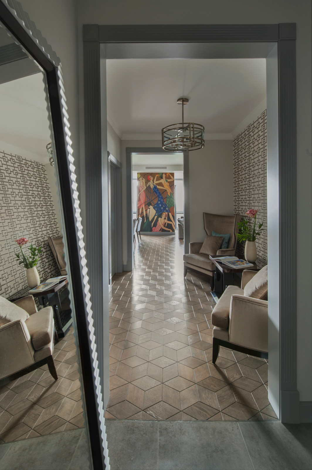 Houzz тур: Квартира с анфиладой и панно по картине Гордона Конвея