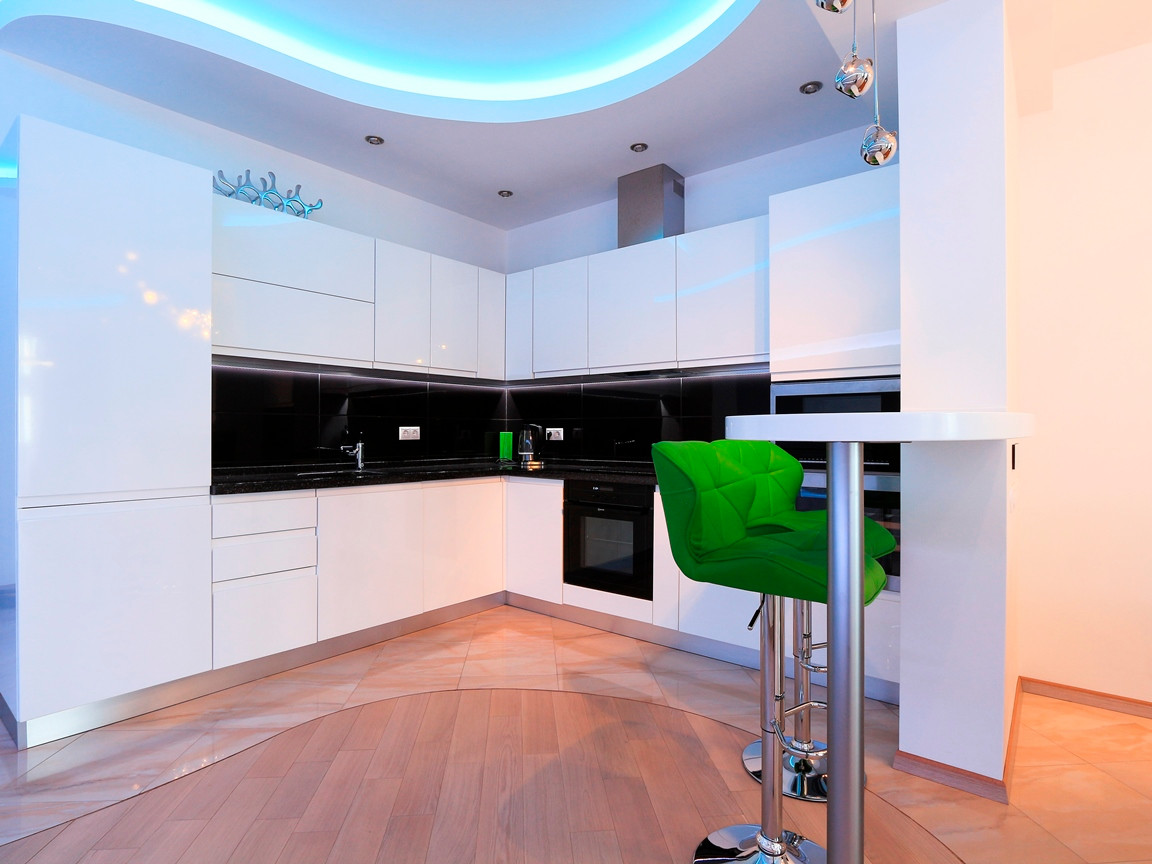 Больше дневного света.