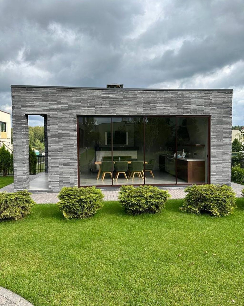 Раздвижное остекление павильонов Люксист