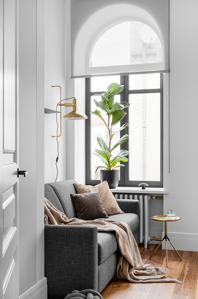 Houzz Украина: Черно-белый интерьер с арочными окнами