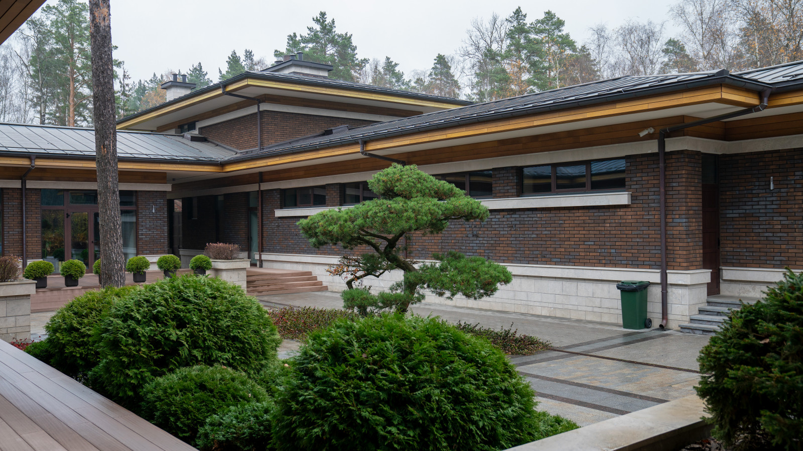 Вилла в стиле Райта. КП "Вымпел" Новорижское шоссе 2016 г.