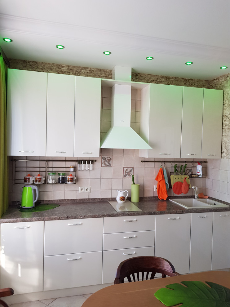 Обложка проекта: кухня серии "Соло" фасады МДФ облицованы глянцевой плёнкой ПВХ