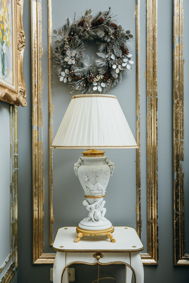 Салон предметов интерьера и антиквариата в Москве