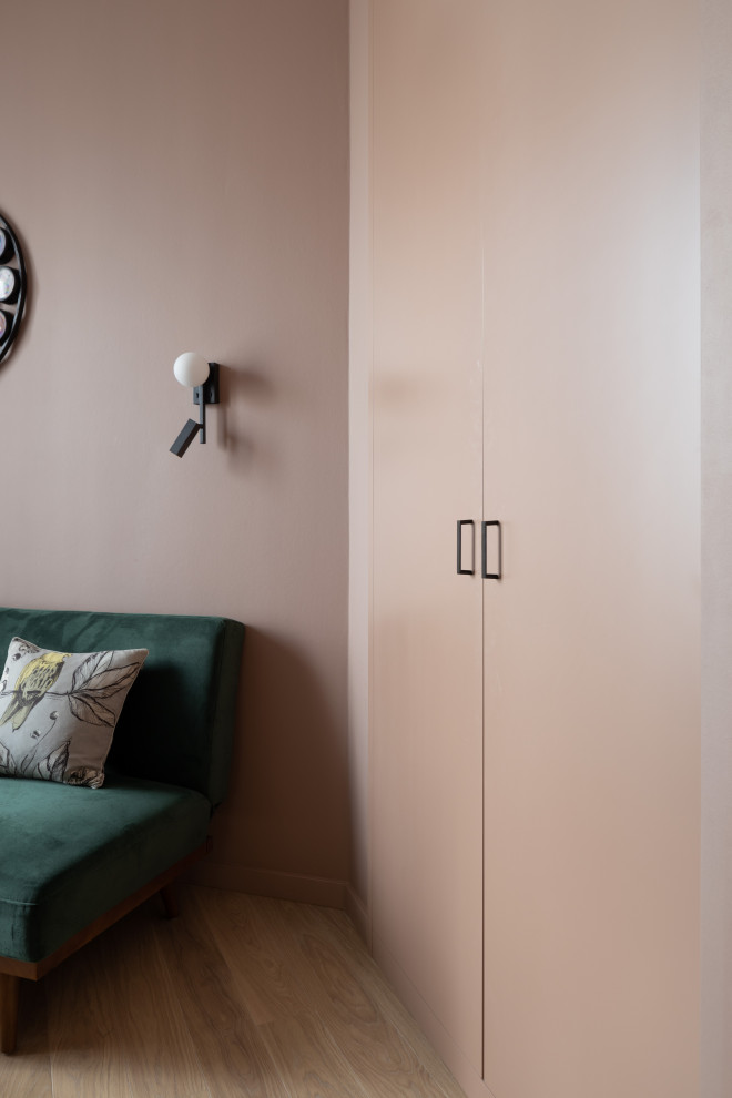 квартира с попугаями