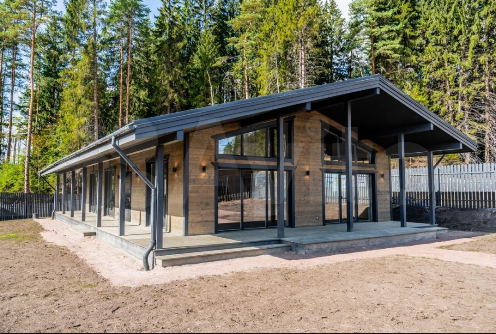 Дом в Ленинградской области