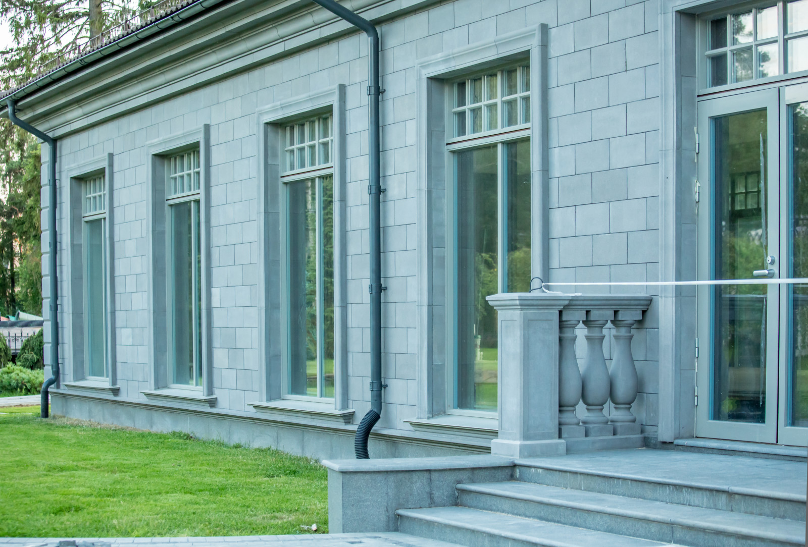 Классический особняк под Петербургом 1800м2