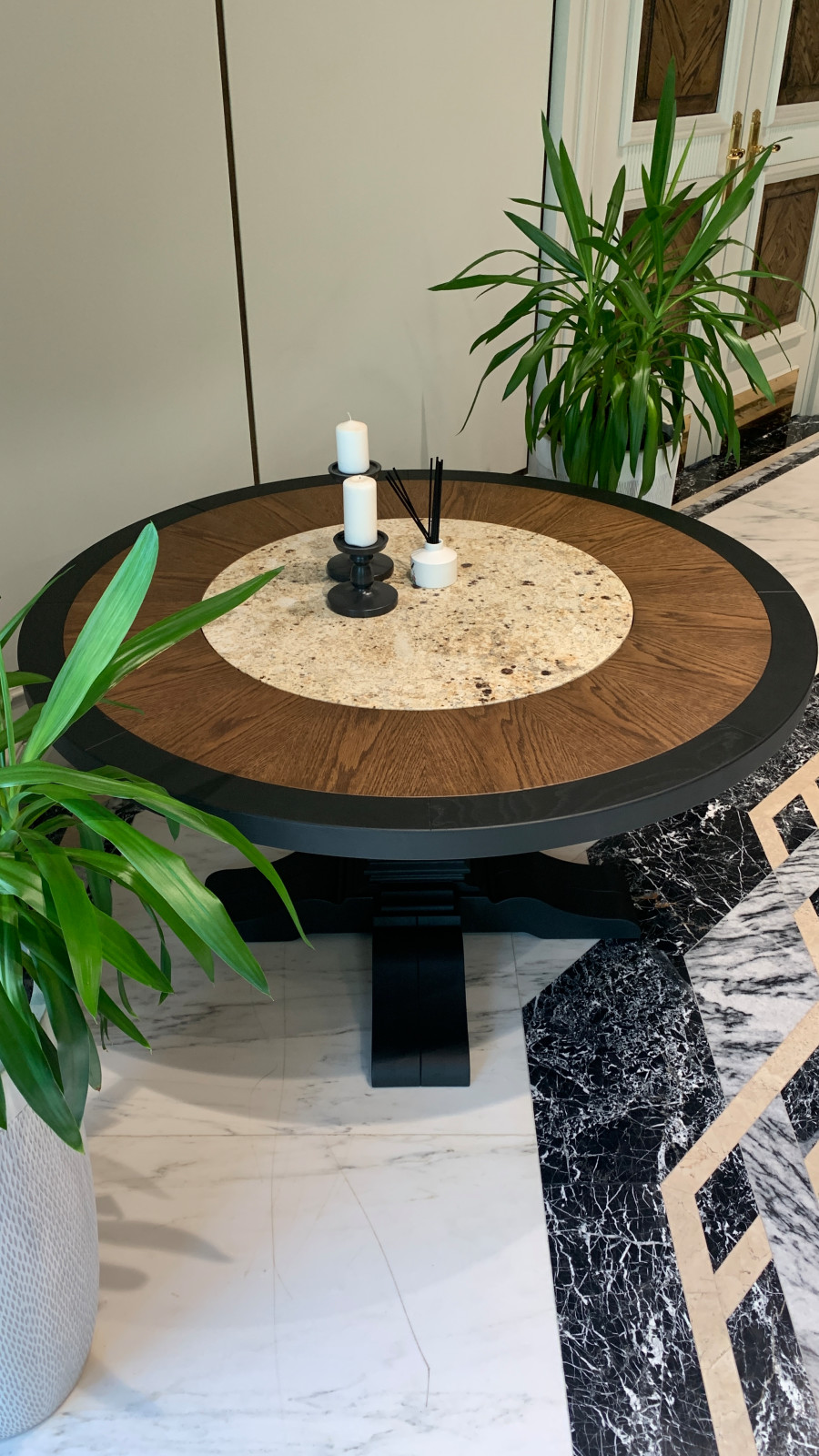 Стол обеденный