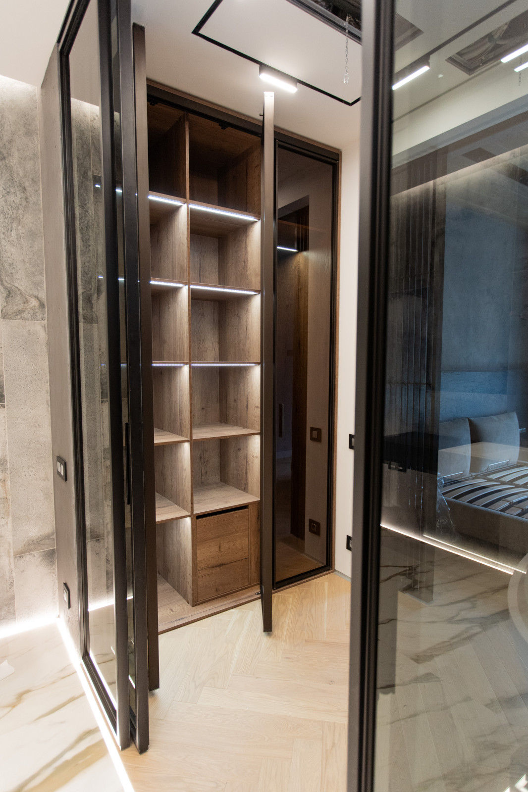 Гардеробная raumplus по двум сторонам