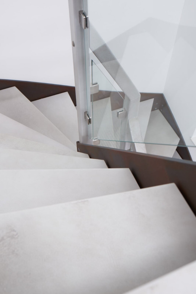 Бетон, Ржавчина и Стекло. Лестница из HPL