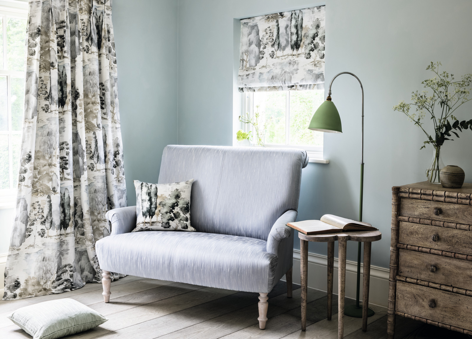 Ткани и обои Waterperry от Sanderson