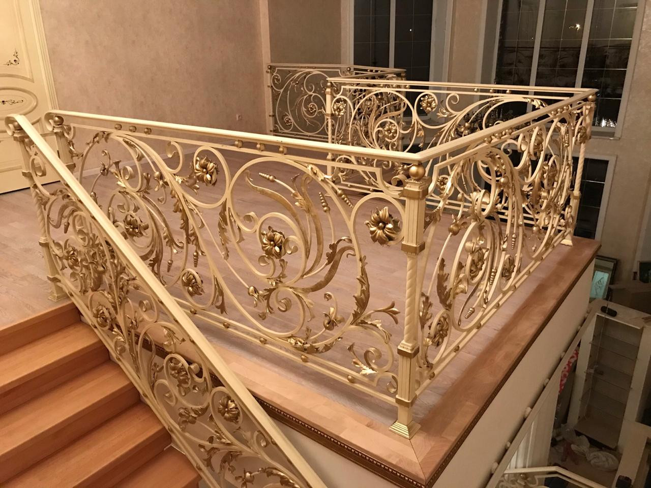 Обложка проекта: Кованые ограждения в доме.