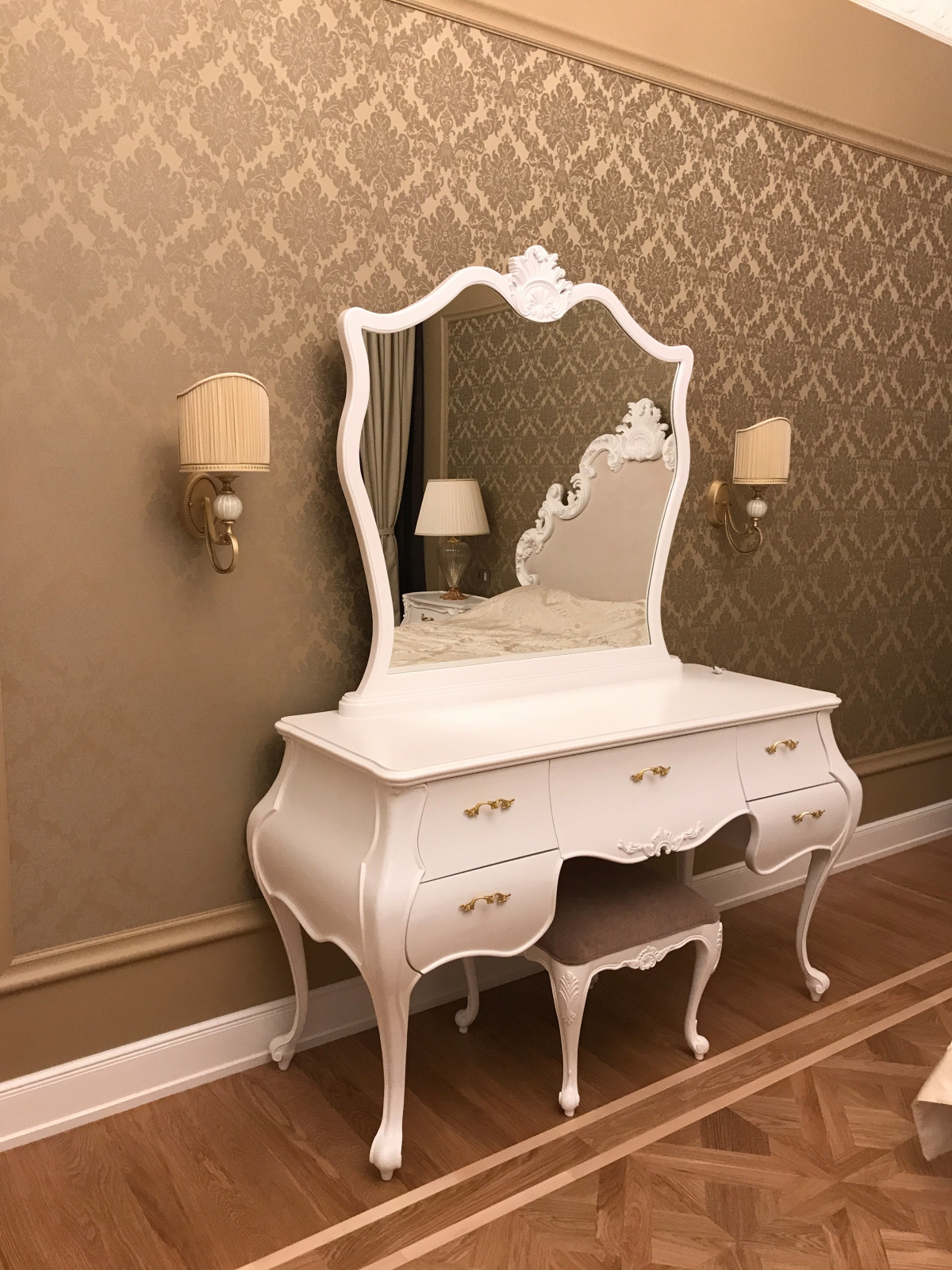 Смольный квартира