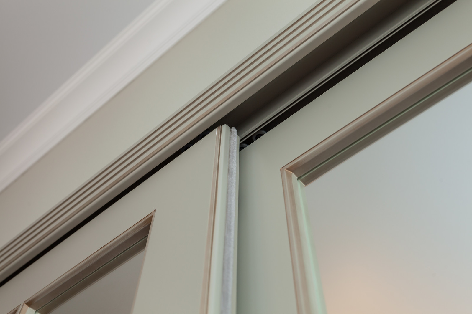 Шкаф-купе в стиле прованс