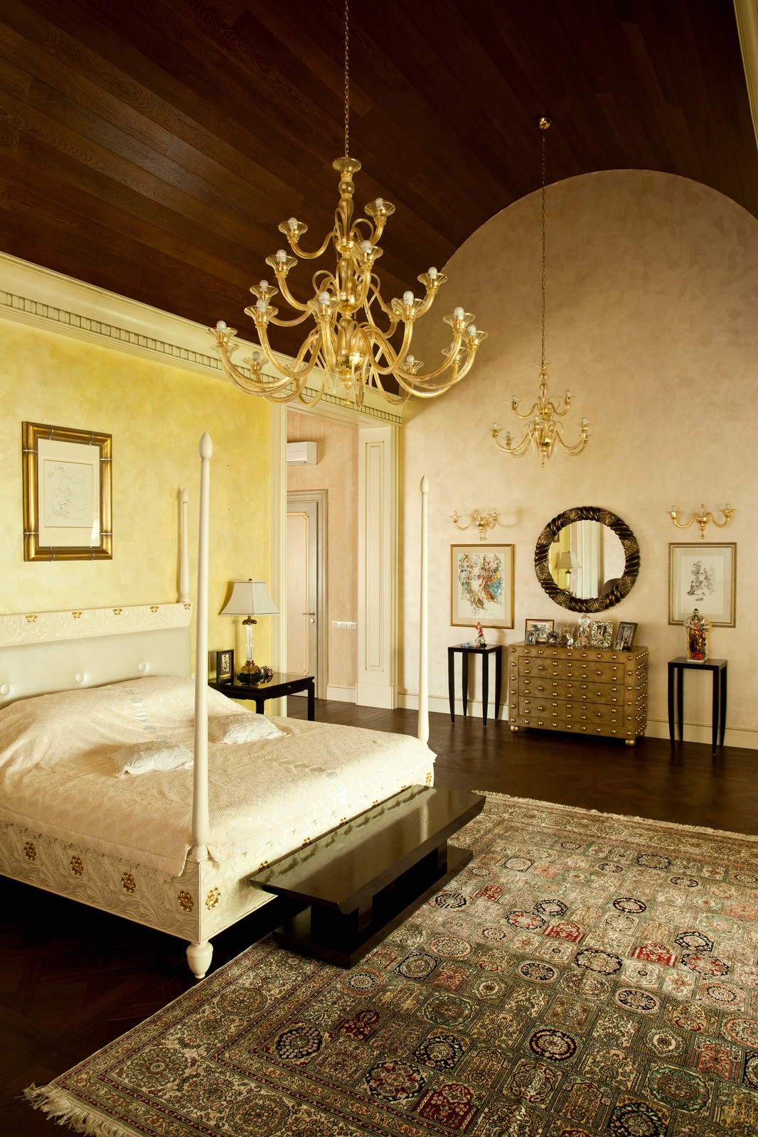 Дом с бассейном