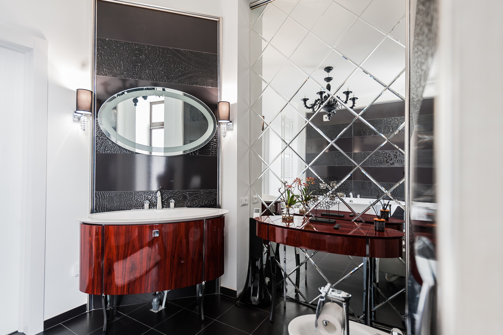 Дом с лошадиным бюстом