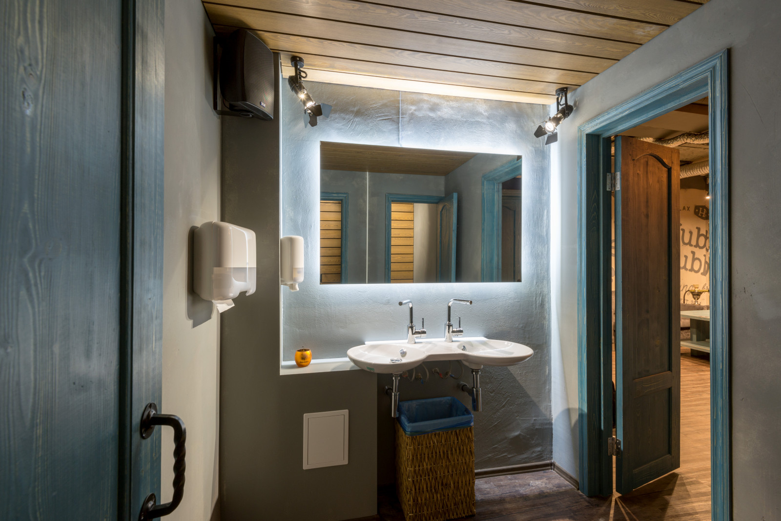 Кальянная "HUBBLE BUBBLE"