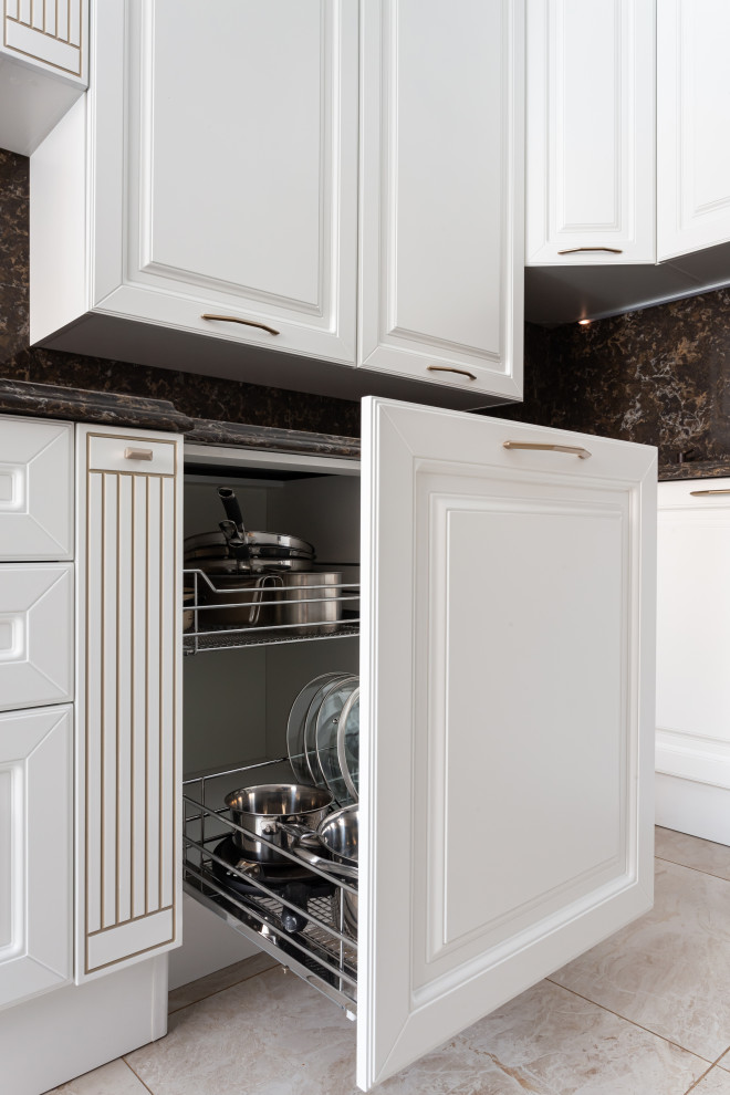 Угловая классическая кухня в КП Загорянка парк