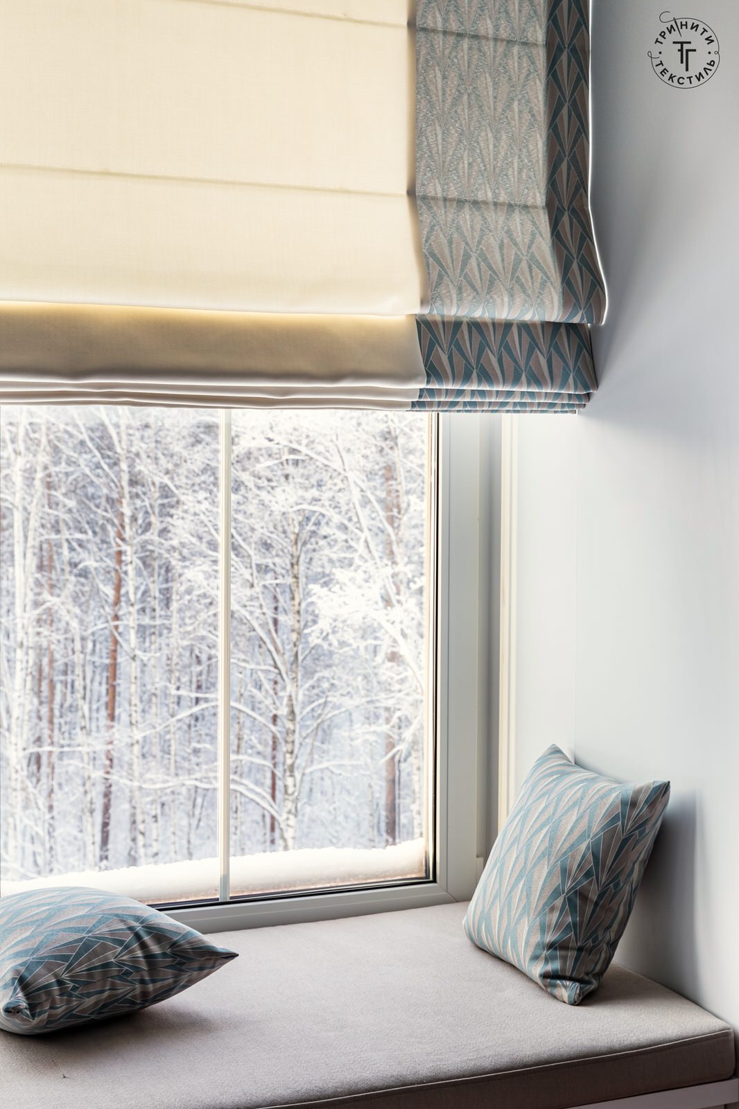 Уютное текстильное оформление загородного дома