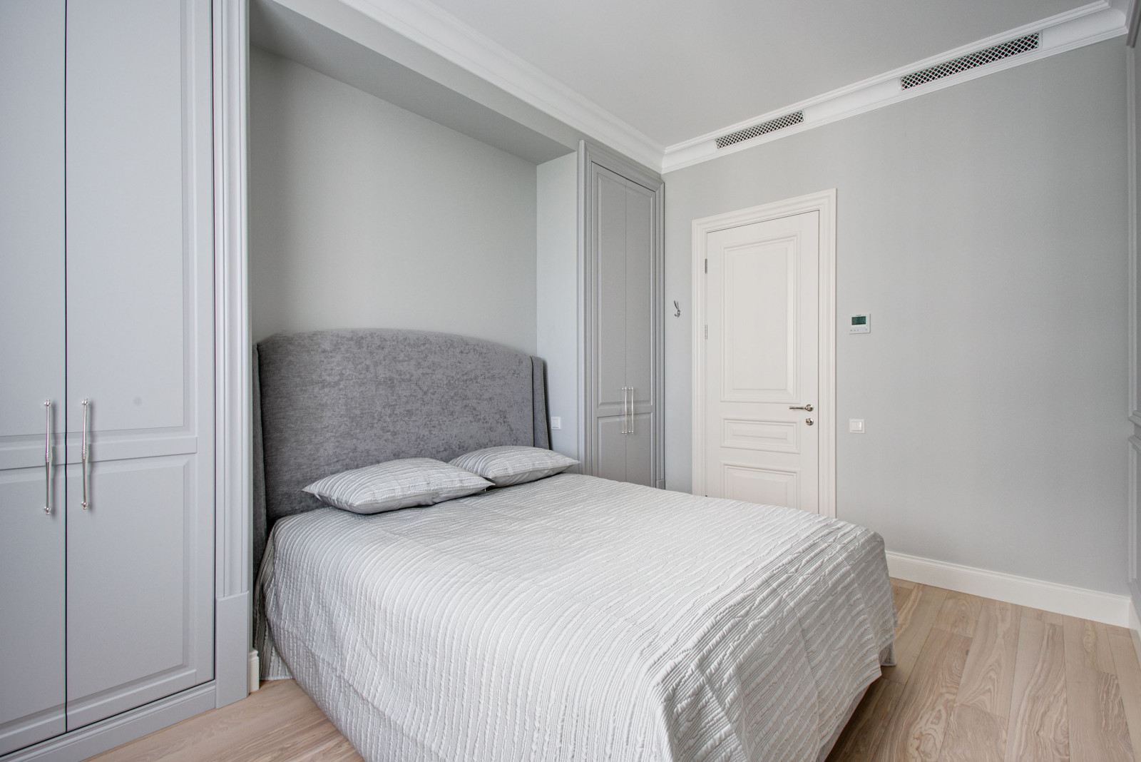 "СОВРЕМЕННАЯ ЕВРОПЕЙСКАЯ КЛАССИКА", ДИЗАЙН-ПРОЕКТ В 3-Х КОМНАТНОЙ КВАРТИРЕ 117 М