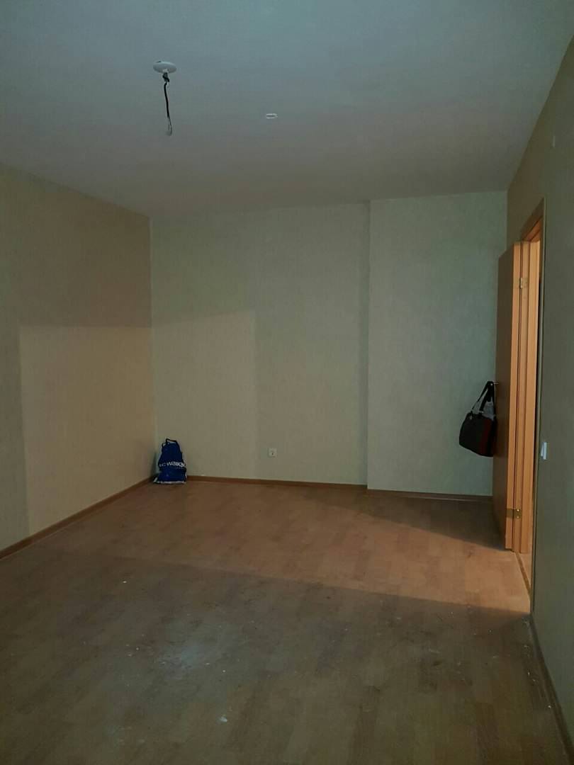 Спальня "ДО" ремонта по проекту  "СЕВЕРНАЯ ВЕСНА" в СПБ