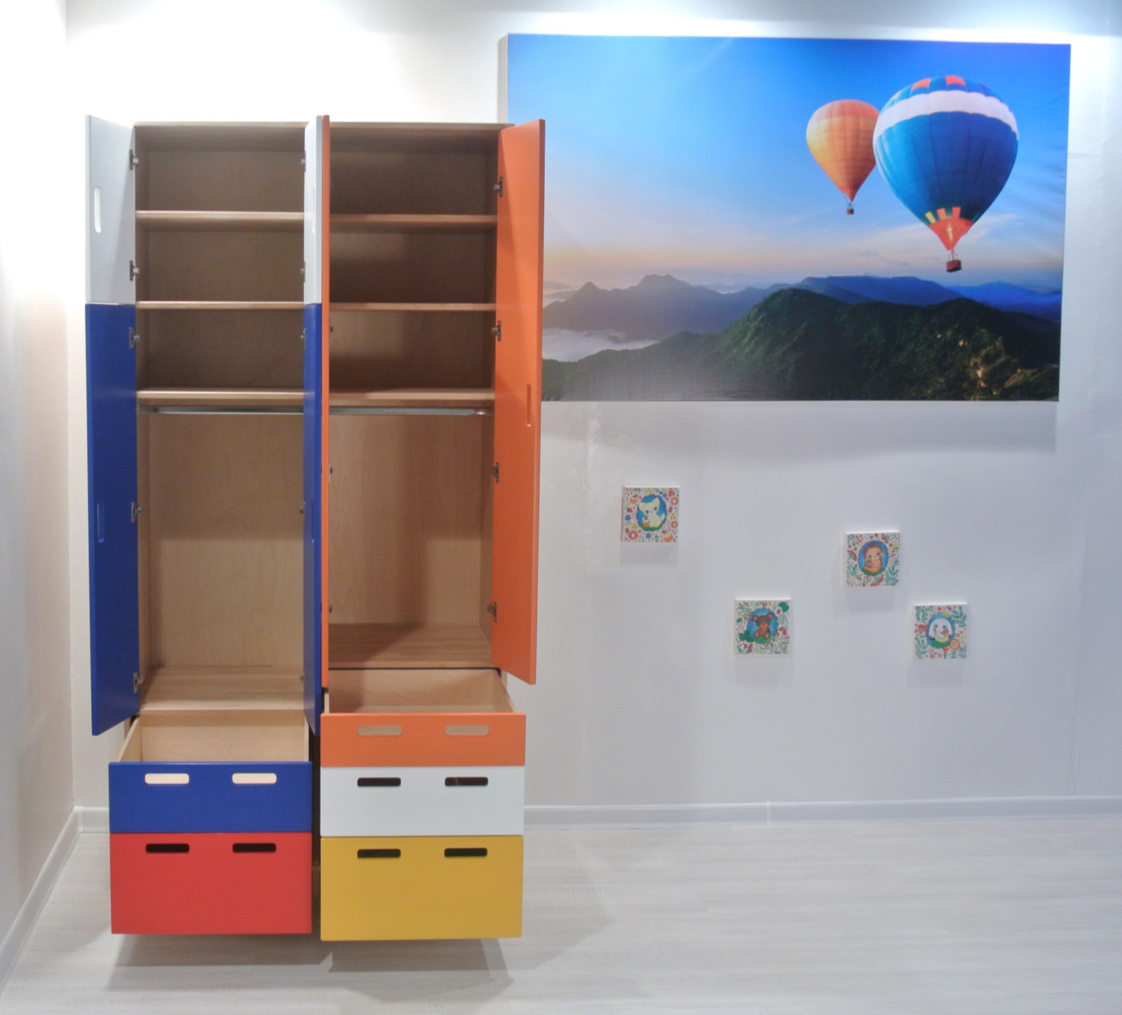 Детские шкафы и стеллажи