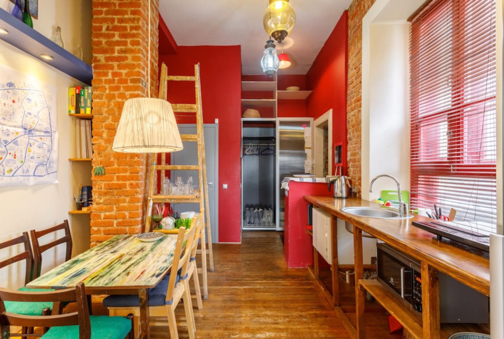 Светлая квартира-студия на Моросейке.