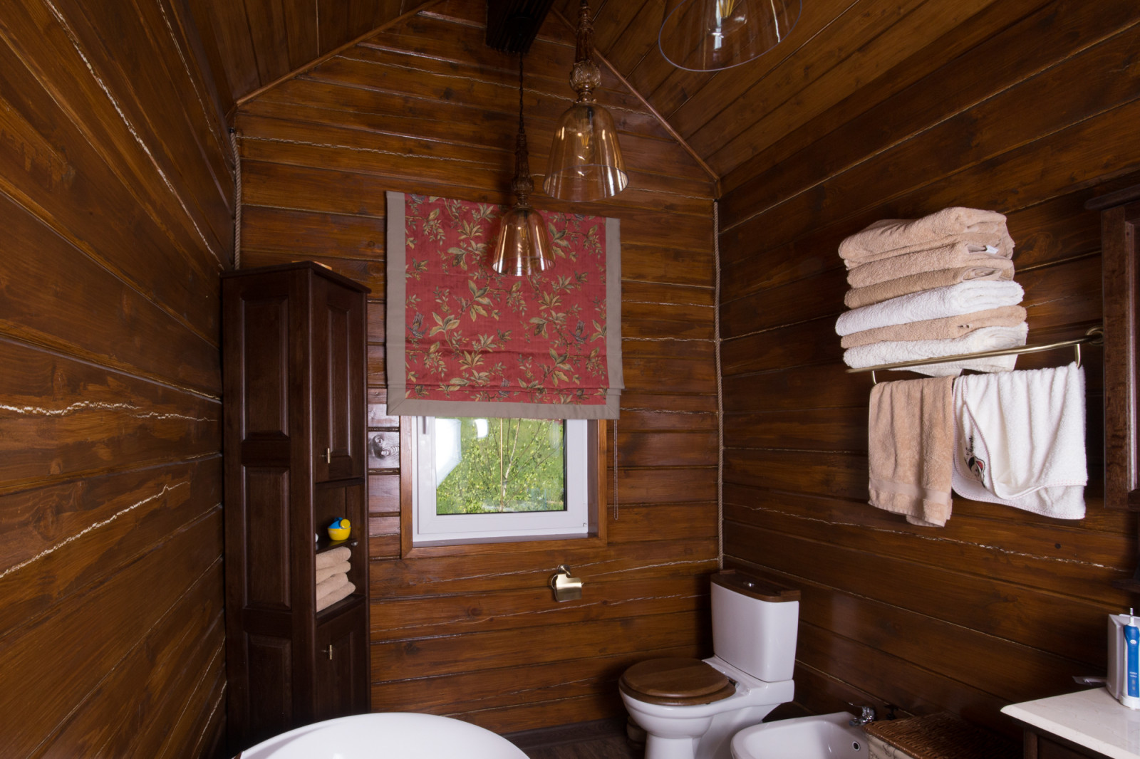 Деревянный дом: особенности текстильного оформления