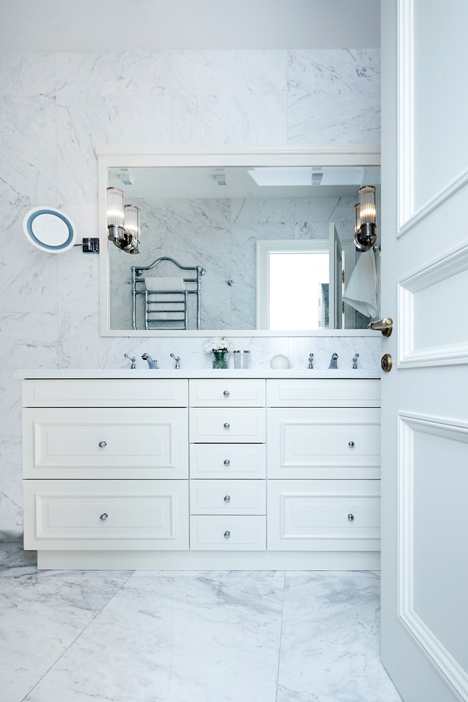Houzz тур: Двухэтажная квартира с мансардой и спрятанной кухней