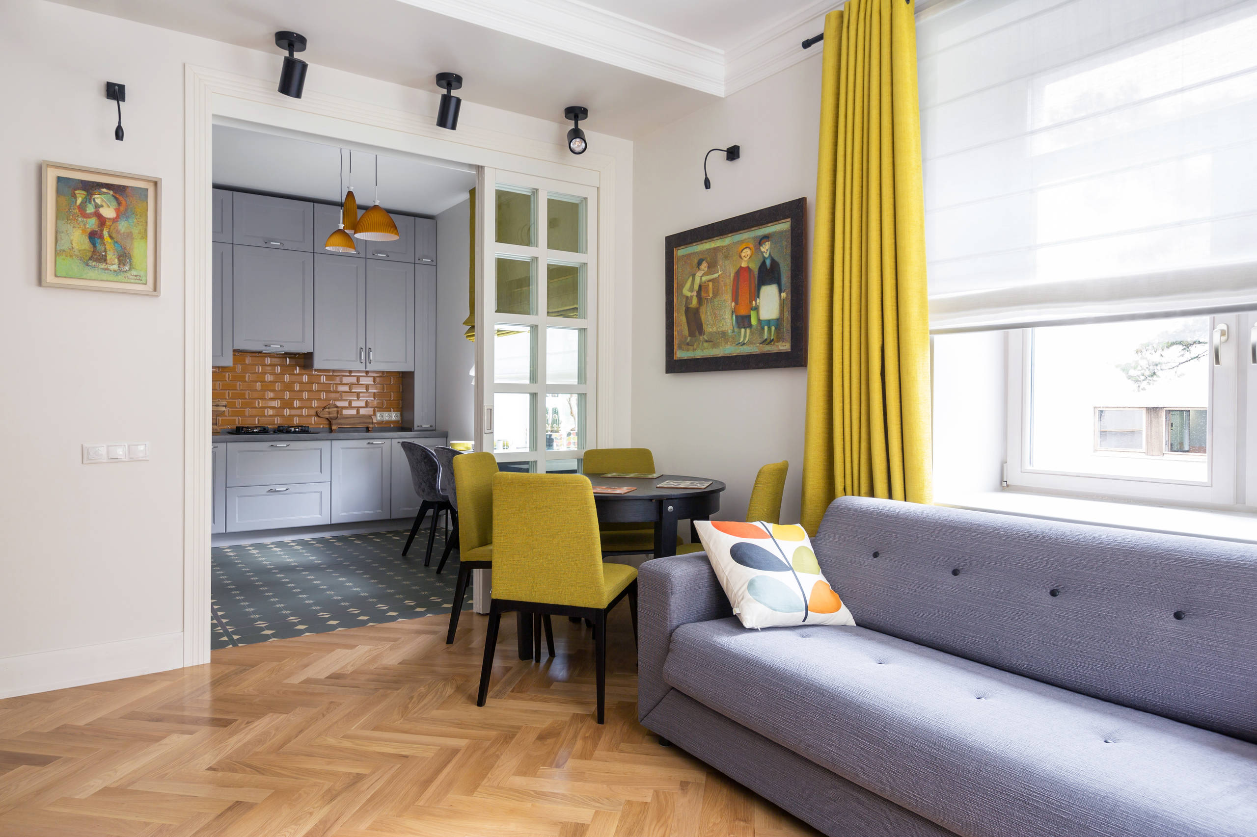 В гостях: Грузинские картины и бабушкина мебель в «сталинке»