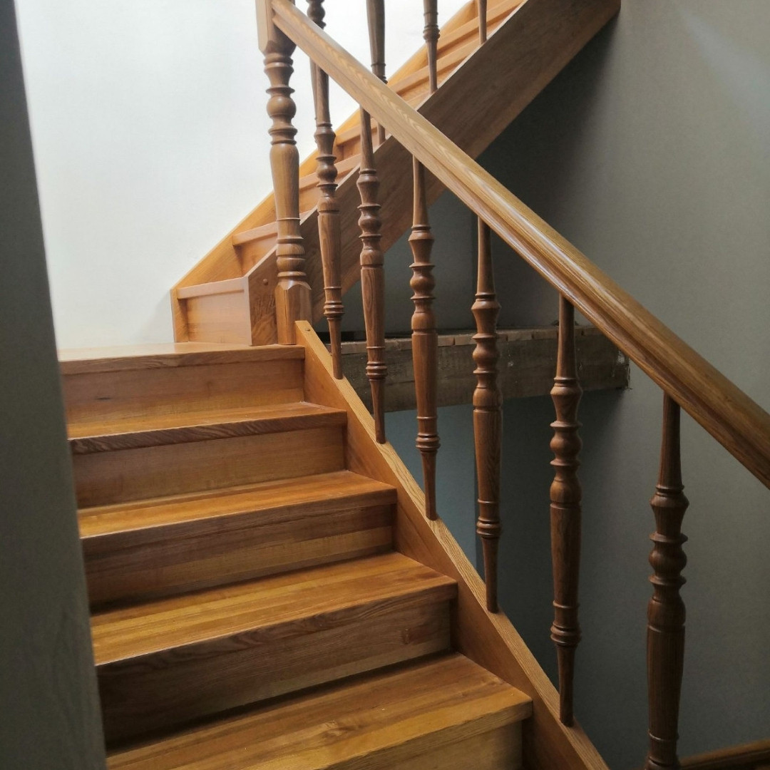 Деревянные лестницы на заказ