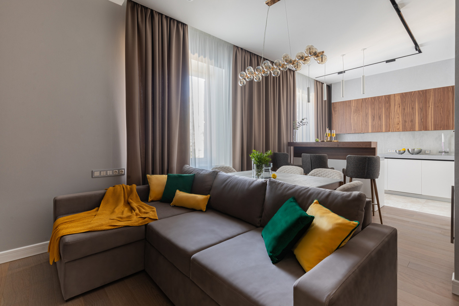 Обложка проекта: Полная мебелировка квартиры