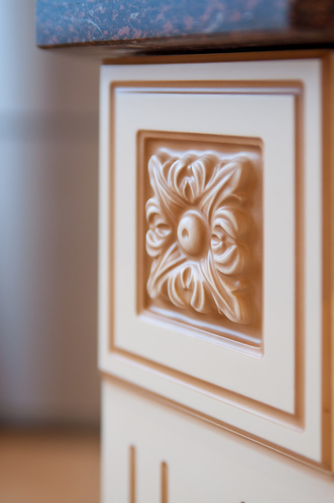 Классическая кухня с "островом"