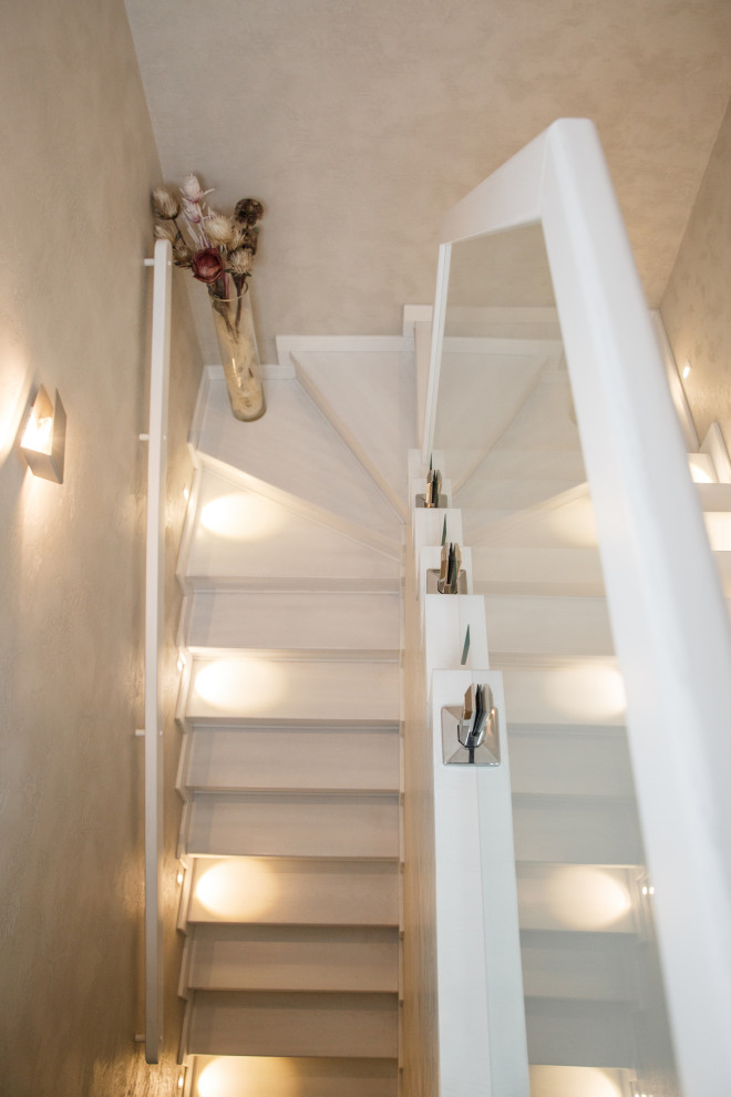 Двухэтажная квартира с мансардным потолком