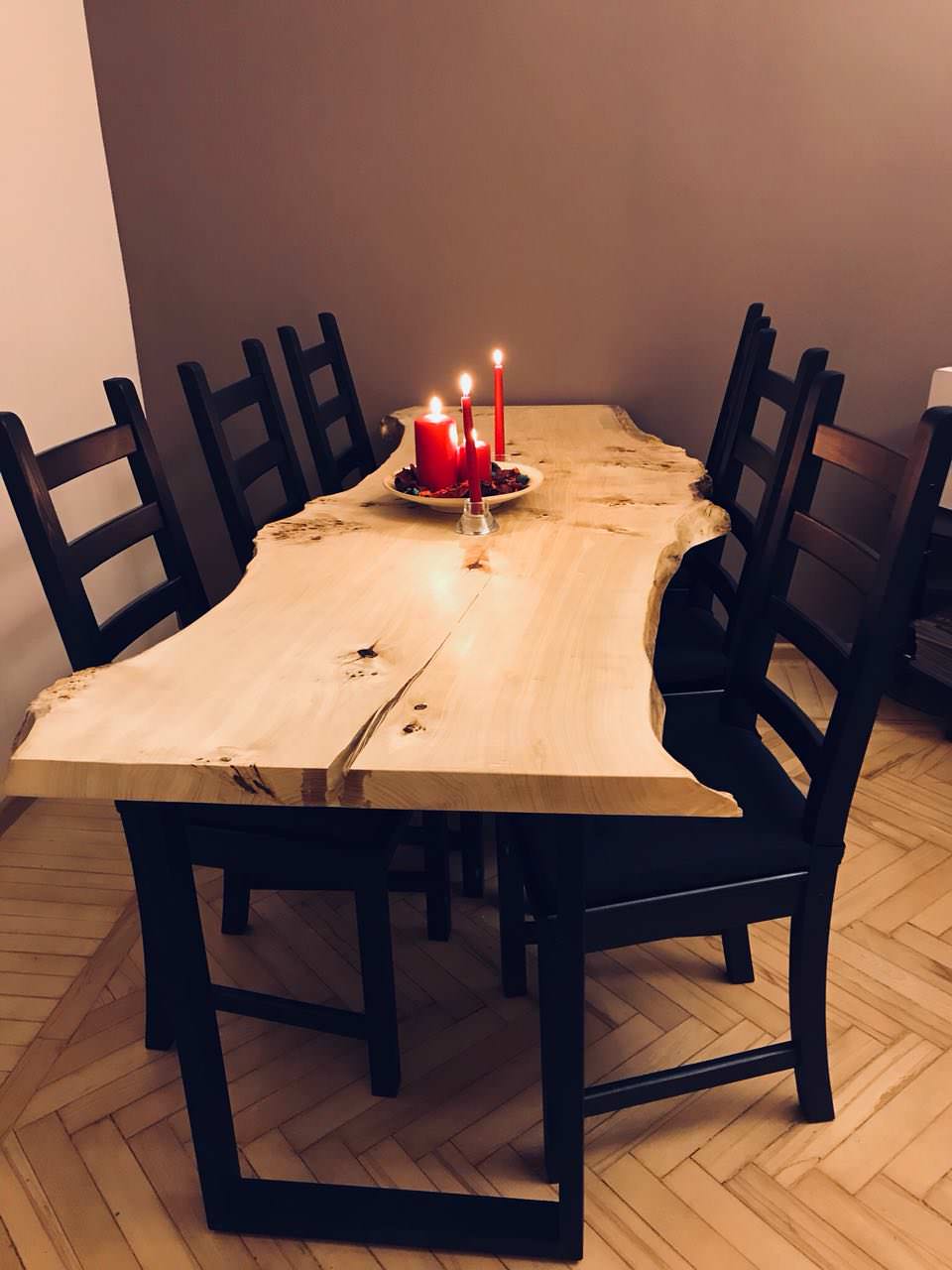 Стол из капового тополя