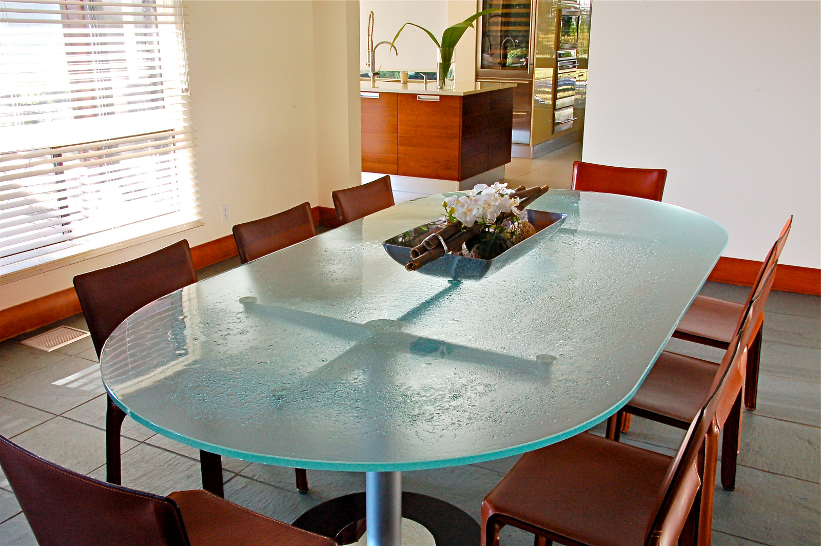 столы для переговорных, столовых