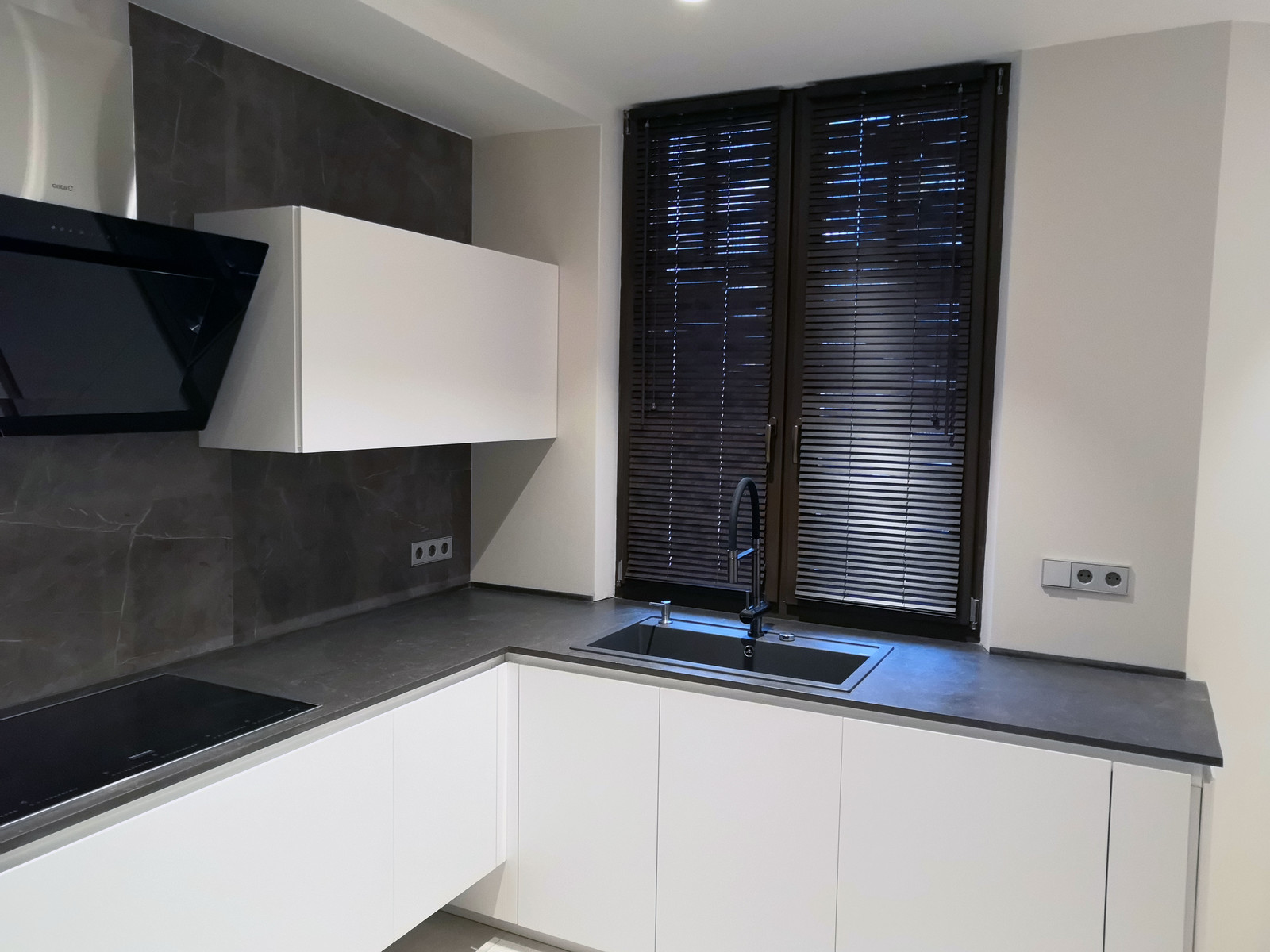 Обложка проекта: Кухня в частной квартире