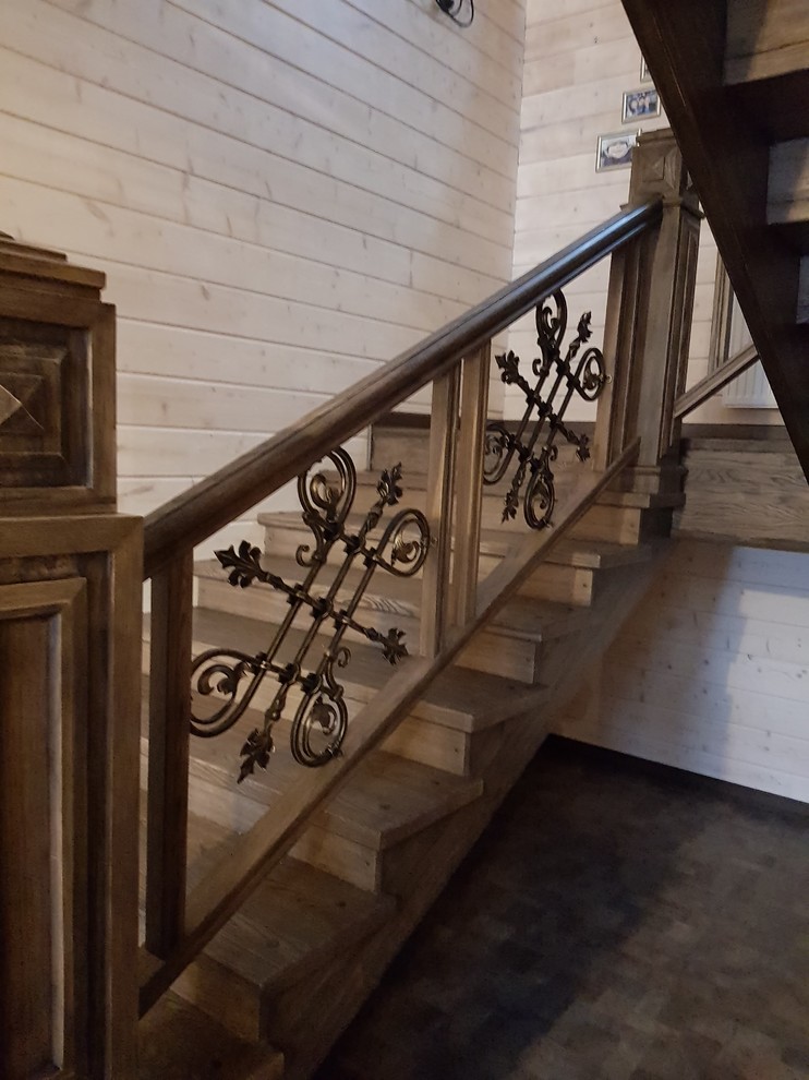 проект дома из клееного бруса, гостиная, лестница и баллюстрада, второй свет