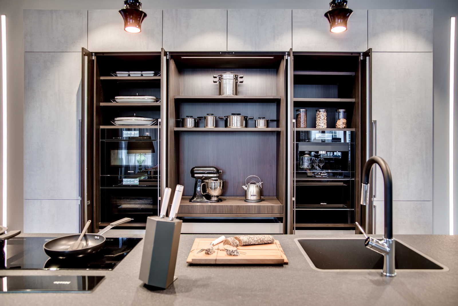 Обложка проекта: Кухня Leicht в салоне Lege Artis