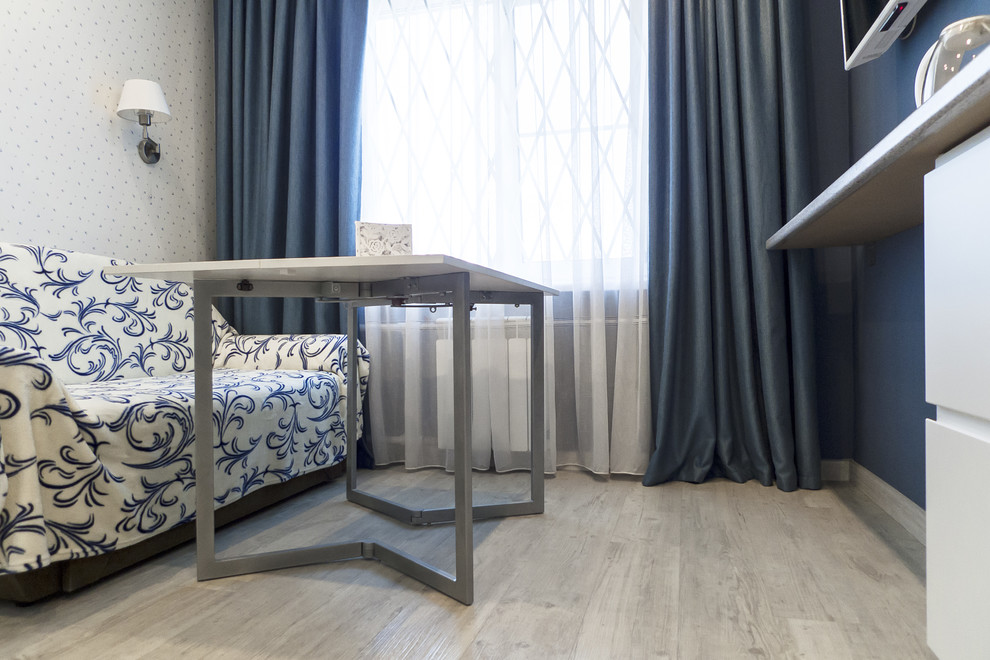 Раскладной стол и диванчик