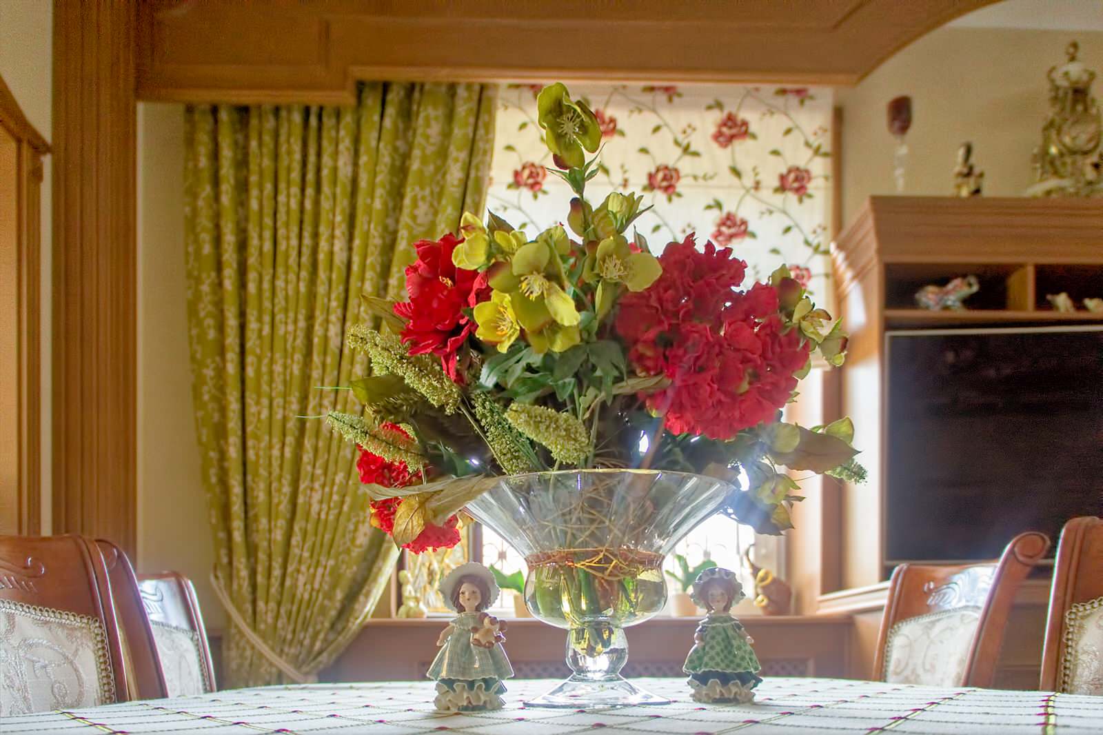 Гостиная в загородном доме в Костомарово