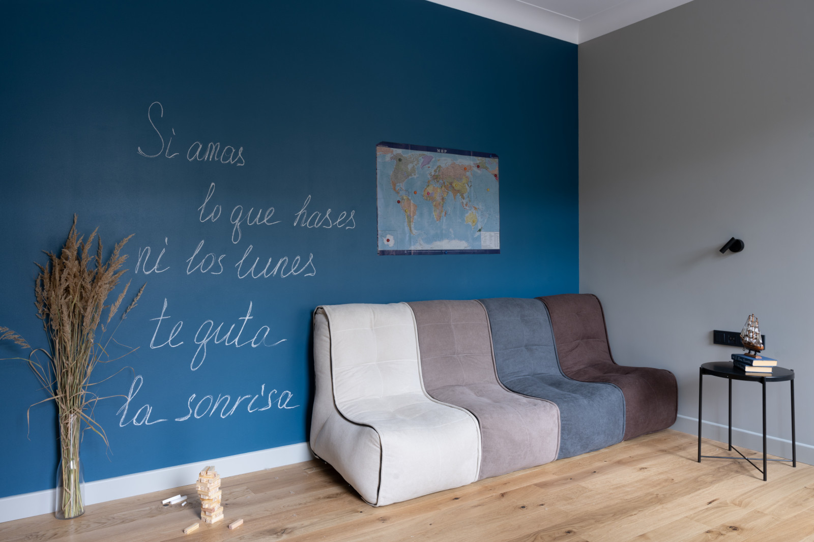 "Смокинг". Квартира на наб. Т. Шевченко