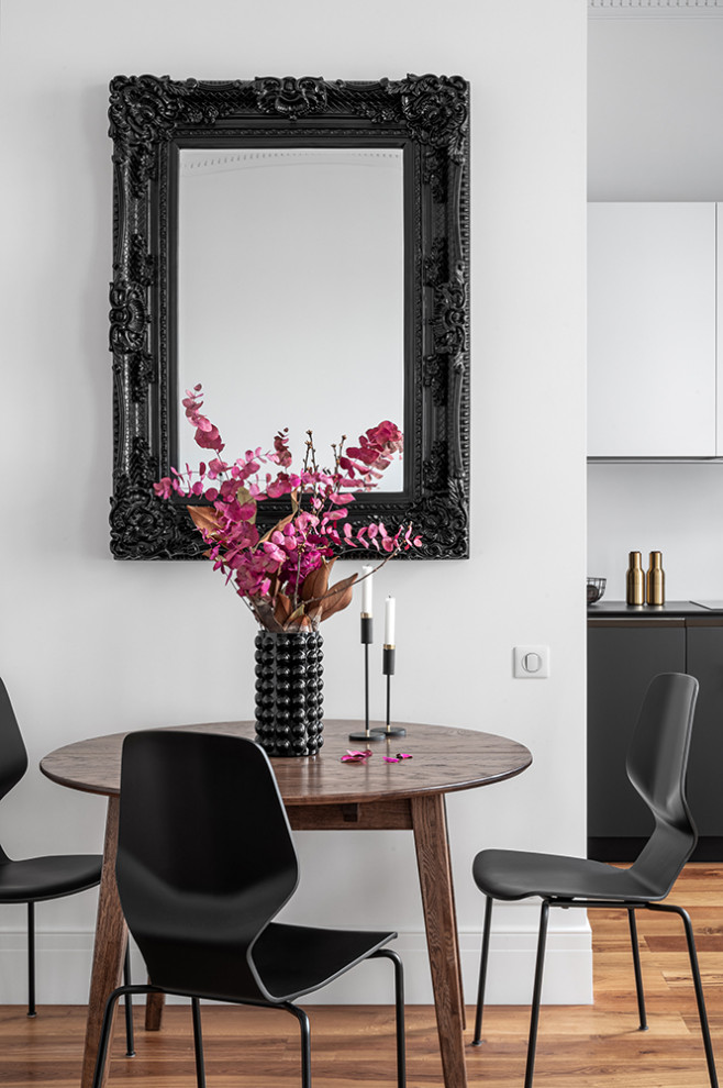 Houzz Украина: Черно-белый интерьер с арочными окнами