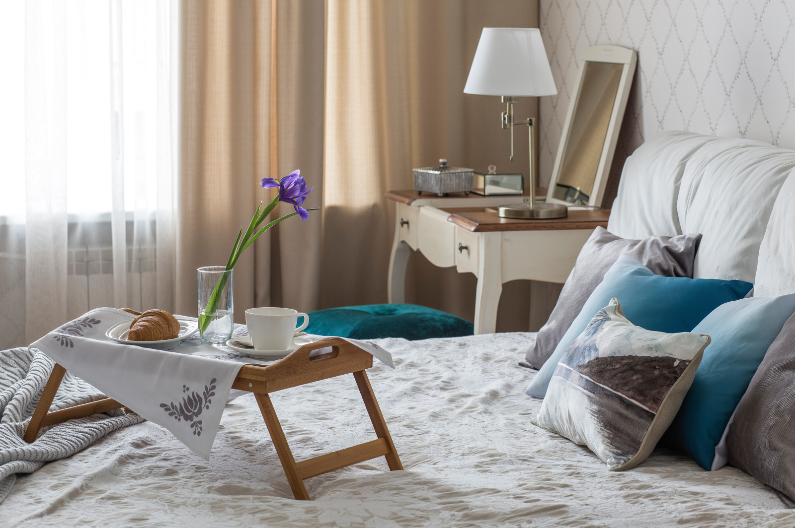 Девушка с веслом