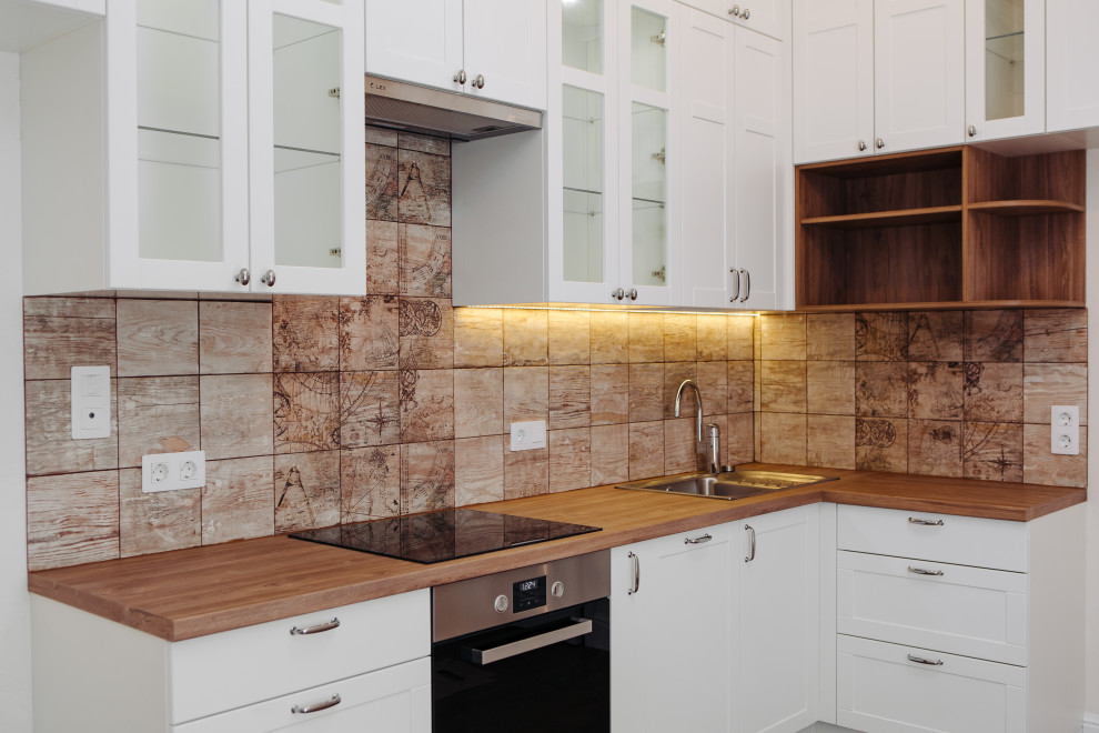 Кухня в скандинавском стиле для юной девушки програмиста