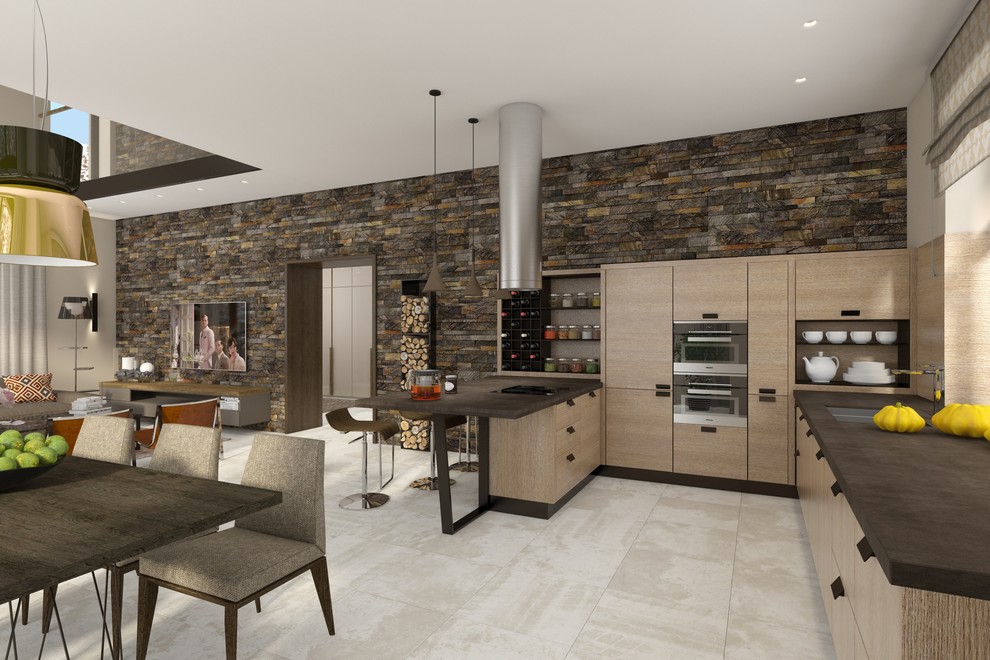 В ПОЛНОЙ ТИШИНЕ