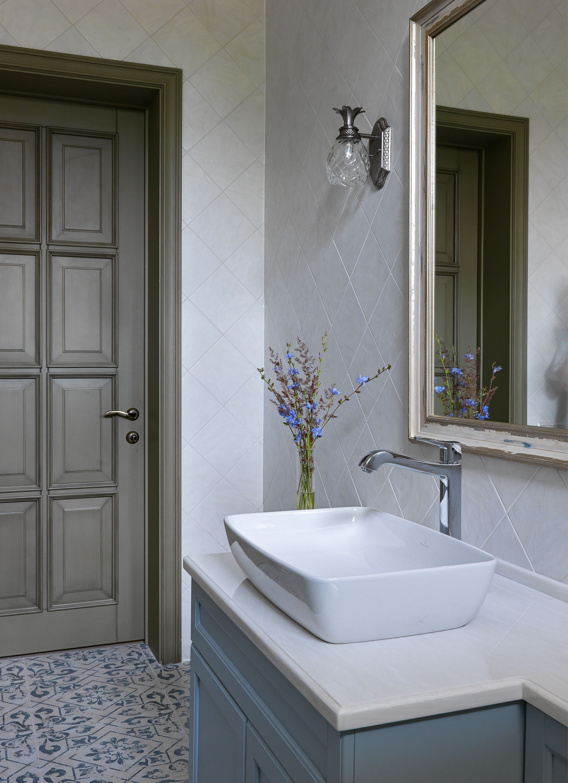 Houzz тур: Загородный дом с дроздами, стрекозами и бабочками