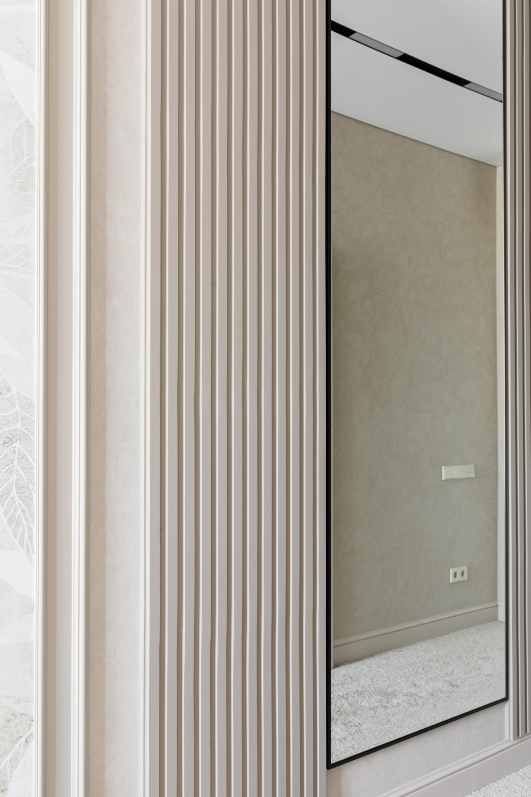 Элегантная неоклассика в бежево-серых тонах