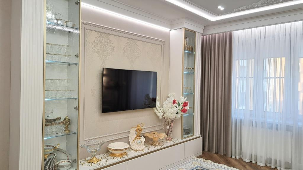 Современная классика в эмали и золоте