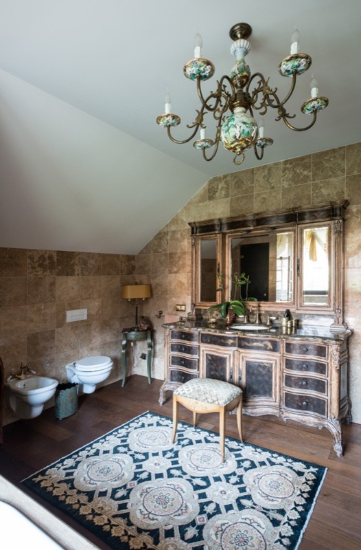 Дом с антиквариатом